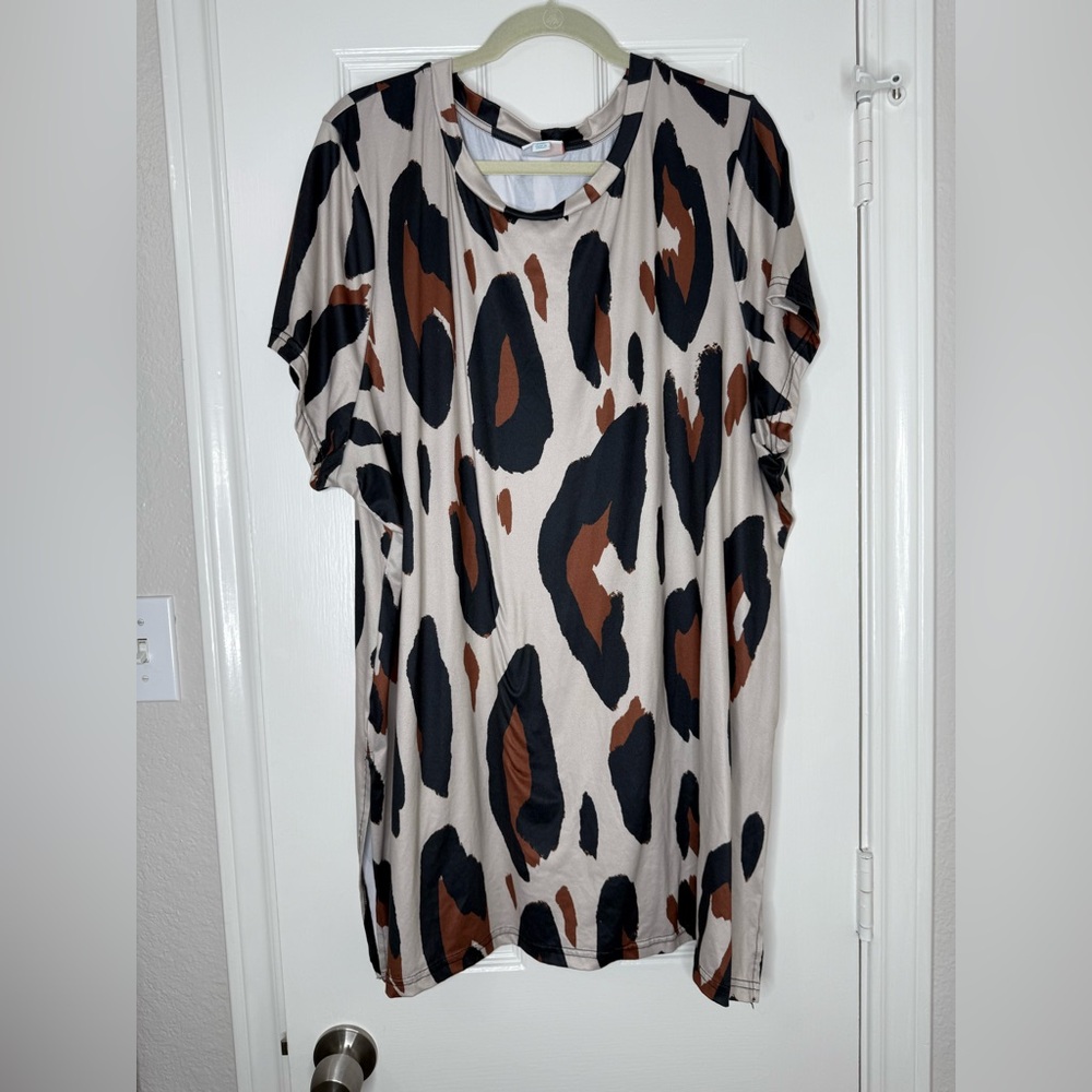 LuLaRoe Leah tan, black  Size 2XL